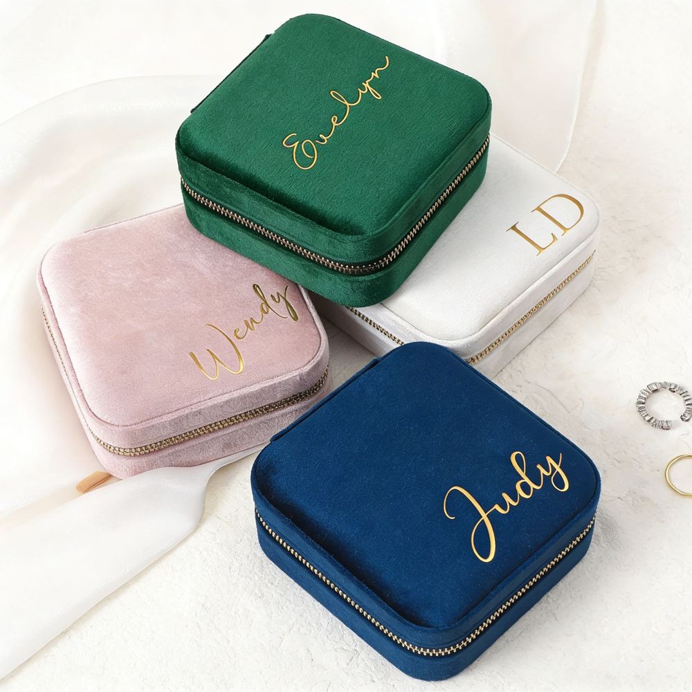 Velvet Jewelry Box - กล่องใส่เครื่องประดับส่วนตัว กล่องกำมะหยี่สำหรับพกพา ของขวัญเซอร์ไพรส์สำหรับเธอ งานแต่งงาน งานเลี้ยงฉลองสมรส ของขวัญเพื่อนเจ้าสาว
