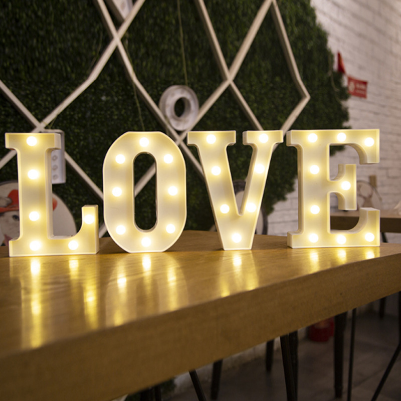 Quiet Luxury Lifestyle - หรูหราตัวอักษรตัวอักษรไฟ LED ส่องสว่างจํานวนโคมไฟแบตเตอรี่ Night Light สําหรับงานแต่งงานวันเกิด