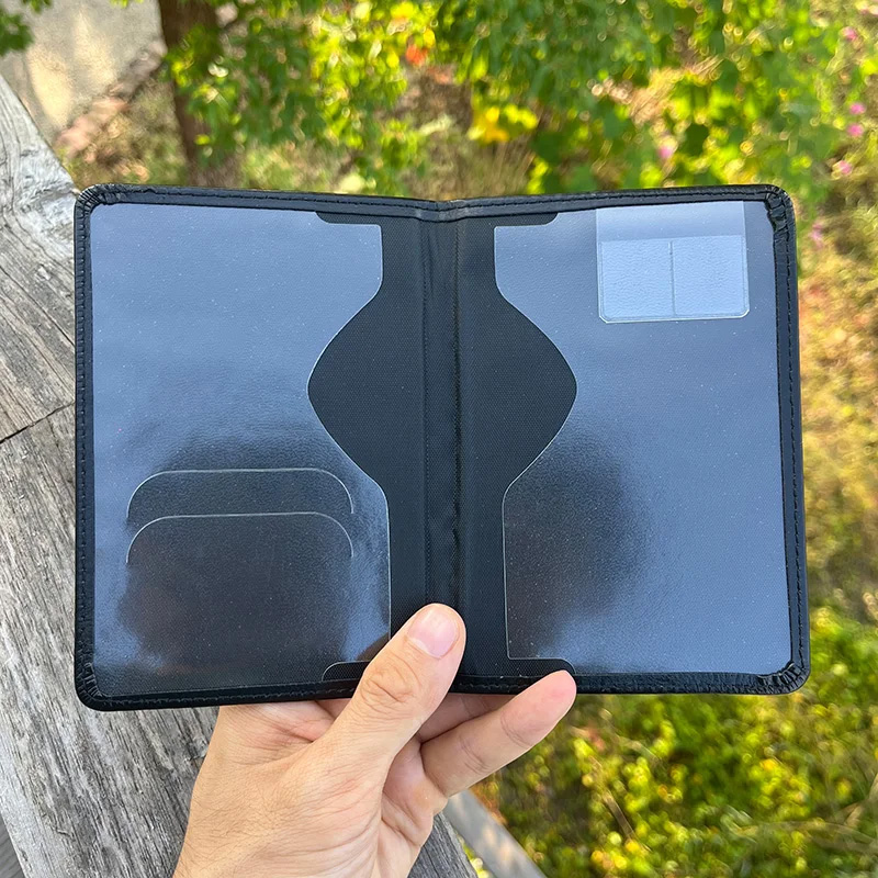 อุปกรณ์จำเป็นสำหรับการเดินทาง  - Leather Passport Cover บทวิจารณ์และราคา