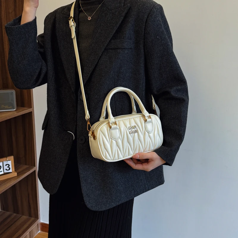 กระเป๋าถือหนังสุดหรูสำหรับผู้ห - Luxury Lifestyle Design บทวิจารณ์และราคา